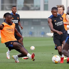 Ancelotti sonríe: Nacho está sano y vuelven Alaba y Benzema