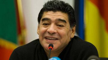 Maradona felicita a Messi: "La invitación se le perdió..."