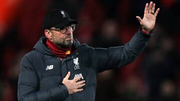 Saludo de Klopp el miércoles 11 de marzo en el Liverpool-Atlético que supuso su eliminación de la Champions esta temporada.