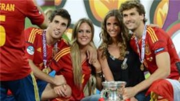 María Imízcoz, novia de Javi Martínez (junto al jugador), ha sido elegida la mujer más guapa de la Bundesliga.