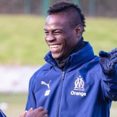 Balotelli se mofa del Manchester United tras su derrota ante el PSG
