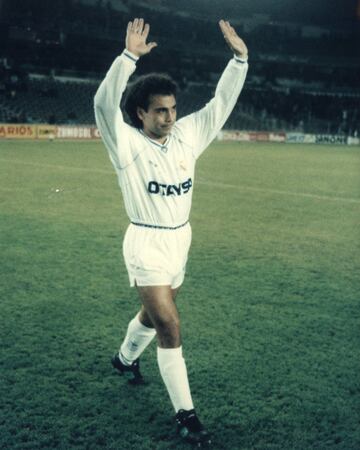 Goleador y figura del Real Madrid durante siete temporadas seguidas desde 1985 hasta 1992, fue integrante de la «Quinta del Buitre»