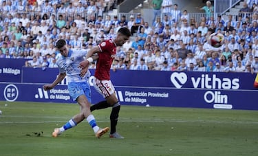 El Málaga gana el primer asalto con el genio de Roberto