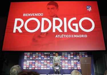 Atlético newboy Rodrigo excited to wear Simeone's No. 14 shirt