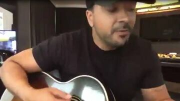 Luis Fonsi canta su nuevo sencillo con 'Checo' Pérez