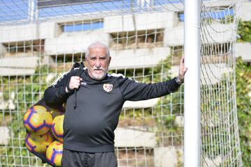 El vallecano ha vivido siete ascensos y ha trabajado con 31 entrenadores, formando parte de las p¨¢ginas m¨¢s importantes de la historia del club.
