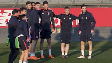 La plantilla rojiblanca, ayer en Lezama.