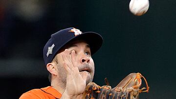 ARLINGTON, TEXAS - OCTOBER 18: Jose Altuve #27 of the Houston Astros makes an out against the Texas Rangers during the eighth inning in Game Three of the American League Championship Series at Globe Life Field on October 18, 2023 in Arlington, Texas.   Carmen Mandato/Getty Images/AFP (Photo by Carmen Mandato / GETTY IMAGES NORTH AMERICA / Getty Images via AFP)