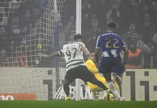 Suárez da vida a Mourinho