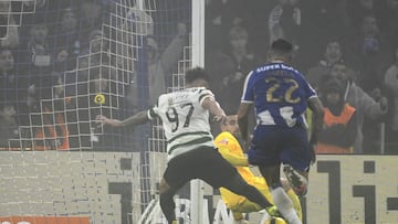 Suárez da vida a Mourinho