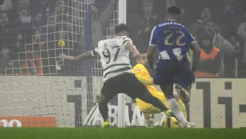 Luis Suárez, héroe agónico de Sporting: evita la caída ante Porto