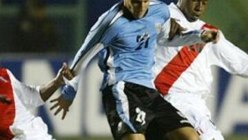 <B>SIN GOLES DE FORLÁN. </B>El bota de oro europeo no tuvo el gol de cara con su selección.