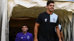 El guiño de André Silva a Casillas cuando le preguntan por Buffon