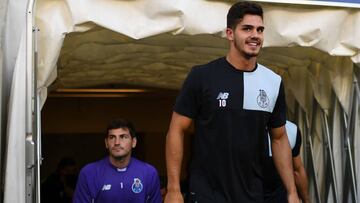 Iker Casillas y Andre Silva 