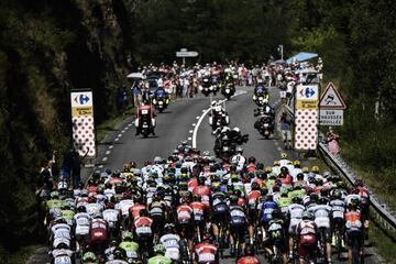 Matthews gana en Rodez y Froome recupera el liderato