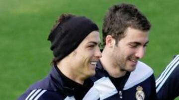 <b>AL ATAQUE. </b>Higuaín y Cristiano, con 42 goles (24+18), son la pareja más goleadora del campeonato.