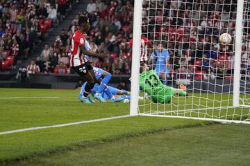 1-0. Mario Hermoso marca en propia puerta el primer gol del Athletic club.