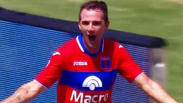 A Montillo le sale todo: ¡inició la jugada y definió con el pecho!