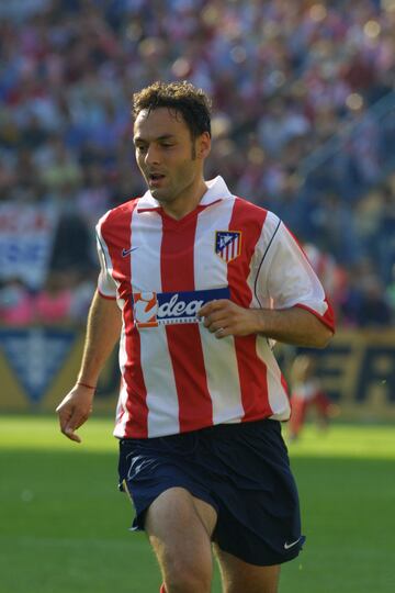 Central titular en el Doblete (1995-96), Santi visti¨® la camiseta del Atl¨¦tico durante nueve temporadas. La llegada de Garc¨ªa Calvo e Hibic le rest¨® protagonismo en el ascenso, pero era una pieza clave en el vestuario. Un total de 298 encuentros en el club. Actualmente es el seleccionador espa?ol Sub-21.