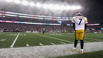 Ben Roethlisberger #7 of the Pittsburgh Steelers looks on from the sideline during the second half against the New England Patriots
