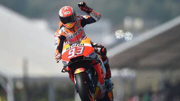 Repsol Honda Team&#039;s Spanish rider Marc Marquez waves as he clocked the best time of the warm-up ahead of the French motorcycling Grand Prix on May 20, 2018 in Le Mans, northwestern France.
  / AFP PHOTO / JEAN-FRANCOIS MONIER