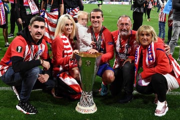 Antoine Griezmann con su familia.