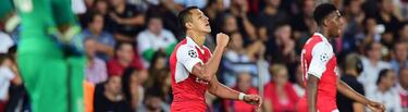 Alexis salva al Arsenal de un nuevo mal inicio en Champions