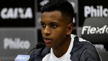 Rodrygo, en la rueda de prensa del Santos.