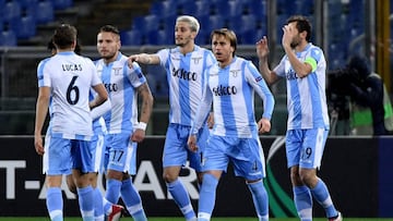 Lucas felicita a Immobile junto a los espa&ntilde;oles Luis Alberto y Patric.