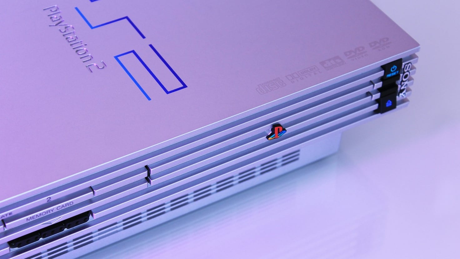 ¡Hallazgo Asombroso! Recupera una PS2 Prohibida en el Ático Tras 20 Años y No Sabe Qué Hacer con Ella