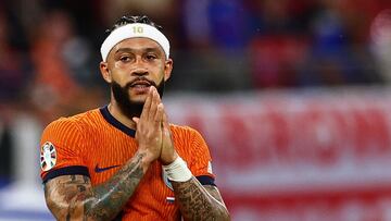 Leipzig (Germany), 21/06/2024.- Memphis Depay of the Netherlands reacts during the UEFA EURO 2024 Group D soccer match between Netherlands and France, in Leipzig, Germany, 21 June 2024. (Francia, Alemania, Países Bajos; Holanda) EFE/EPA/FILIP SINGER
