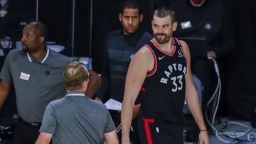 Kissimmee (United States), 09/09/2020.- Toronto Raptors center Marc Gasol of Spain (R) reacts to Toronto Raptors head coach Nick Nurse (L) during the second half of the NBA basketball semi final Eastern Conference playoff game six between the Toronto Raptors and the Boston Celtics at the ESPN Wide World of Sports Complex in Kissimmee, Florida, USA, 09 September 2020. (Baloncesto, Espa&ntilde;a, Estados Unidos) EFE/EPA/ERIK S. LESSER SHUTTERSTOCK OUT