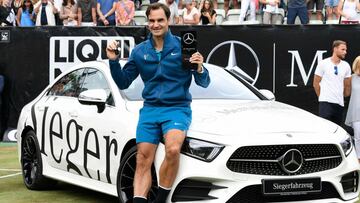 Federer celebra el número uno con el título 98 de su carrera