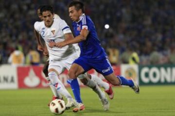 Con dos goles de Eduardo Vargas y uno de Gustavo Lorenzetti, los azules se impusieron por 3-0 y se quedaron con el título de la Copa Sudamericana