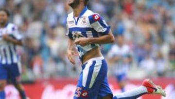 <b>GRAN MOMENTO. </b>Oliveira ya se ha hecho con la afición del Deportivo gracias a su gran gol a Osasuna.