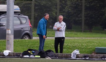 El equipo argentino hizo un trabajo regenerativo en la cancha principal de la Federación Colombia de Fútbol. Villa y Fabra, los dos colombianos presentes. 