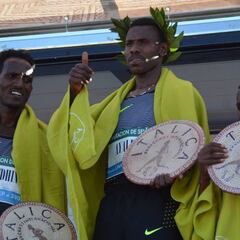 Ayalew y Teferi dan un golpe de autoridad y ganan en Itálica