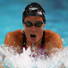 Mireia salta al agua con dudas a un año de Tokio 2020