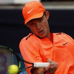 Jarry y Barrios quedan fuera rápidamente en Bogotá