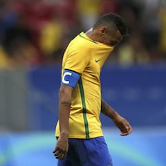 Río round-up day 2: Phelps gold, Djokovic out, Brazil held by Iraq