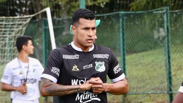 Jeison Murillo entrenando con el Deportivo Cali.