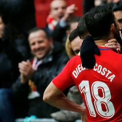 Diego Costa, expulsado por celebrar su gol con la grada