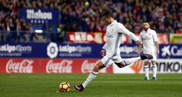 19 de noviembre de 2016. Partido de LaLiga entre el Atlético de Madrid y el Real Madrid en el Vicente Calderón (0-3). Cristiano Ronaldo marcó el 0-1.