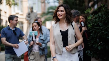 La presidenta de la Comunidad de Madrid y presidenta del PP de Madrid, Isabel Díaz Ayuso tras ejercer su derecho a voto para las elecciones generales en el Colegio La Inmaculada Marillac, a 23 de julio de 2023, en Madrid (España). Los españoles están llamados hoy, 23 de julio de 2023, para elegir a sus representantes para los próximos cuatro años. Están en juego 350 escaños en el Congreso y 208 en el Senado (ya que 57 de los 265 senadores lo son por designación autonómica), que tendrán que elegir al próximo Gobierno.
23 JULIO 2023;ELECCIONES;PP;PARTIDO POPULAR;POPULARES;
Alejandro Martínez Vélez / Europa Press
23/07/2023