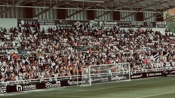 La afición del Burgos está volcada con el equipo.