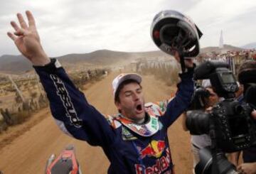 El español Marc Coma celebra su triunfo, tras finalizar la última etapa del Rally Dakar 2014 en la localidad de Illapel, a 150 kilómetros de Valparaíso (Chile).