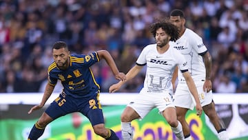 (L-R), Rafael Carioca of Tigres and cesar Huerta of Pumas during the game Pumas UNAM vs Tigres UANL, corresponding to Round 06 of the Torneo Apertura 2023 of the Liga BBVA MX, at Olimpico Universitario Stadium, on August 27, 2023.
<br><br>
(I-D), Rafael Carioca de Tigres y Cesar Huerta de Pumas durante el partido Pumas UNAM vs Tigres UANL, correspondiente a la Jornada 06 del Torneo Apertura 2023 de la Liga BBVA MX, en el Estadio Olimpico Universitario, el 27 de Agosto