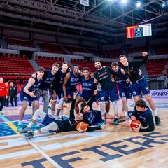 Ricky enciende la luz