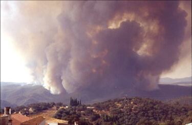 El incendio forestal de Minas de Riotinto, ocurrido en Huelva, Andalucía, fue uno de los incendios forestales más devastadores de la historia reciente de España. En 2004 también sufrió otro incendio. El incendio arrasó entre 29.867 y 35.000 hectáreas de monte público y privado, incluyendo masa forestal, explotaciones de alcornocales y superficie agrícola.