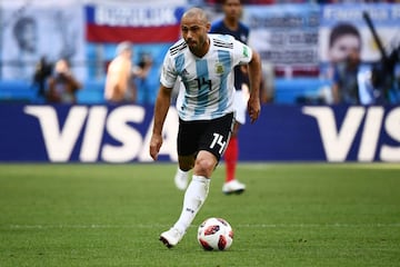 Luego de que Argentina quedara eliminado del Mundial a manos de Francia, el 'Jefecito' anunció su adiós entre lágrimas en conferencia de prensa.